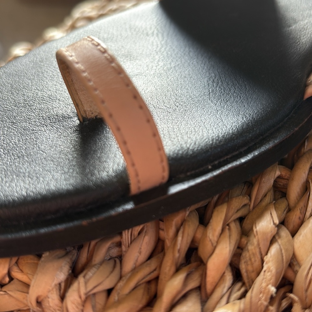 EUC. Michael Kors sandals. Size 10 - Picture 9 of 16